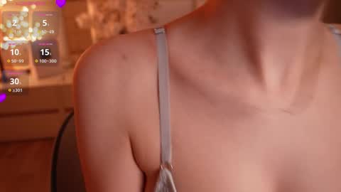 Lilly Colins online show from December 2, 11:03 pm