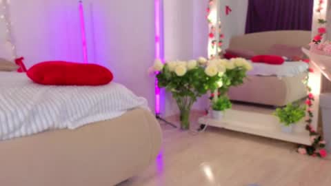 lilly_lux online show from April 10, 4:12 pm