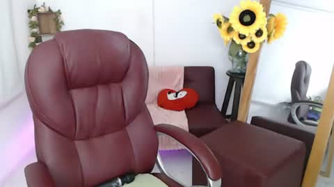 Lilly online show from July 18, 5:04 pm