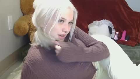 Lilly Dreamz online show from May 7, 12:39 am