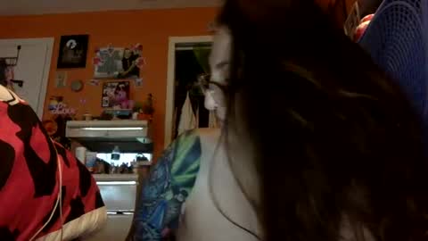 Snapshot of lillylushabae chatting on September 13, 10:56 pm hi guys im back on here 3 online show from September 13, 10:56 pm