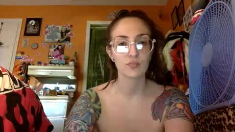 Snapshot of lillylushabae chatting on October 14, 9:29 pm hi guys im back on here 3 online show from October 14, 9:29 pm