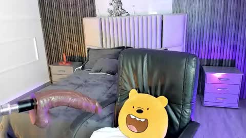 Snapshot of lillyortiz_ chatting on September 11, 7:59 pm Lilly Ortiz online show from September 11, 7:59 pm