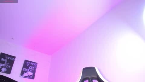 Snapshot of lillypalmer chatting on October 1, 2:27 pm Lilly online show from October 1, 2:27 pm