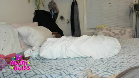 Daisy Bby online show from April 29, 4:06 am