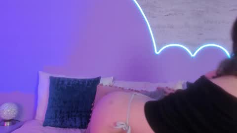 Snapshot of lilou_albrecht chatting on October 18, 12:53 pm Lilou online show from October 18, 12:53 pm