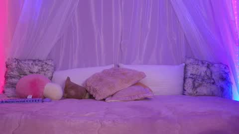 Lilou online show from March 28, 8:54 pm