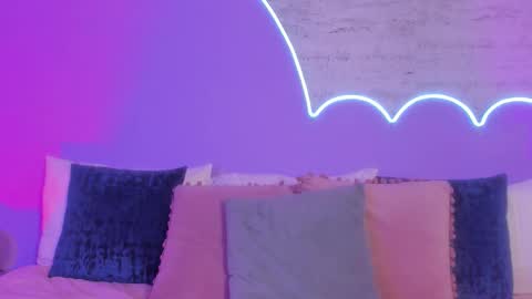 Snapshot of lilou_albrecht chatting on October 17, 12:42 pm Lilou online show from October 17, 12:42 pm