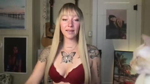 Lilpeachykeenn online show from December 8, 11:08 pm