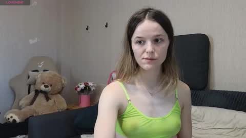 Snapshot of lily_and_jake chatting on September 20, 9:45 am lily_and_jake online show from September 20, 9:45 am