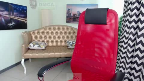Lily online show from May 13, 6:12 am