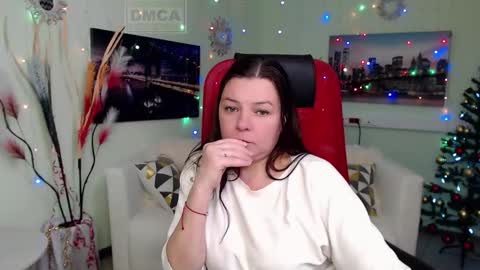 Lily online show from December 16, 7:37 am