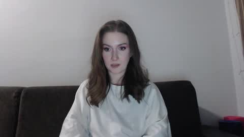 lily_love_x online show from February 11, 10:46 pm