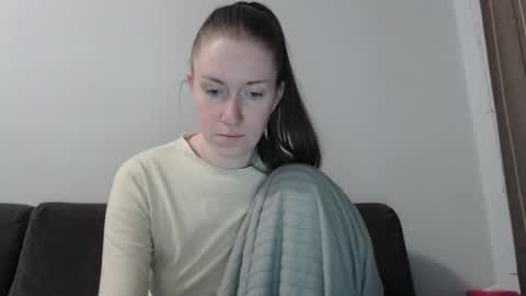 lily_love_x online show from May 29, 6:00 am