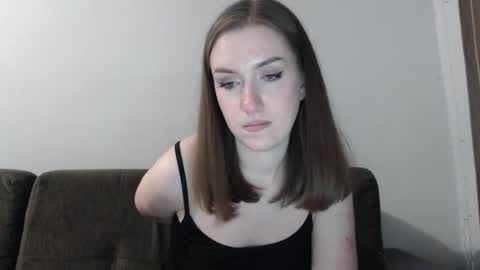 lily_love_x online show from October 8, 10:48 pm