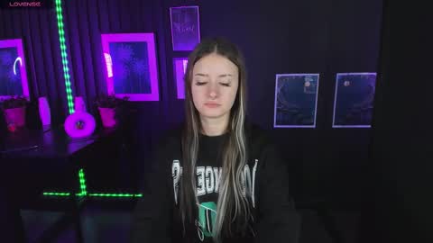 Lily online show from March 2, 8:16 am