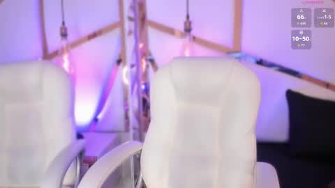 Snapshot of lily_stclair chatting on October 15, 1:01 pm . online show from October 15, 1:01 pm