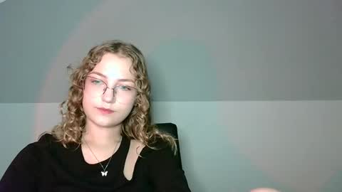 Snapshot of lily_tayberry chatting on September 9, 3:23 pm small lily online show from September 9, 3:23 pm