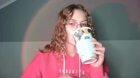 Snapshot of lily_tayberry chatting on September 14, 3:13 pm small lily online show from September 14, 3:13 pm