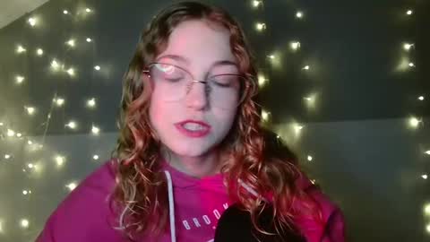 small lily online show from November 4, 6:20 pm