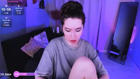 LILY online show from March 4, 3:42 pm