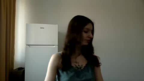 lilycandy_ online show from February 25, 1:10 pm