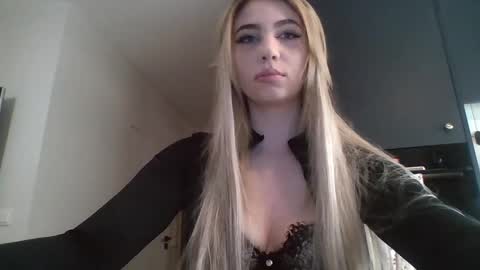 Lily online show from March 6, 7:46 pm