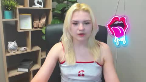 Lily online show from March 27, 8:26 am