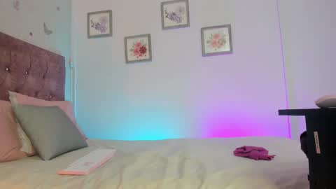 Lilythadam online show from March 2, 7:53 pm