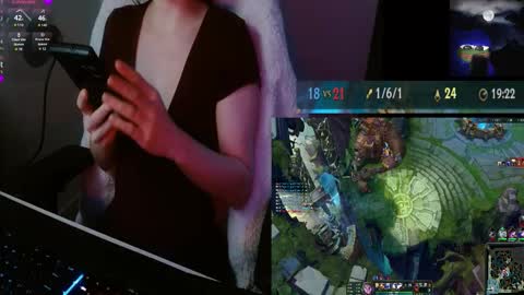 Lily Rone online show from November 14, 12:40 pm