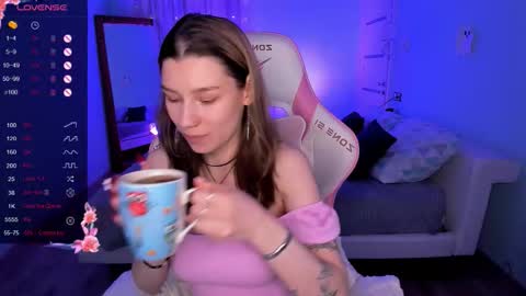 Lina online show from November 5, 9:22 am