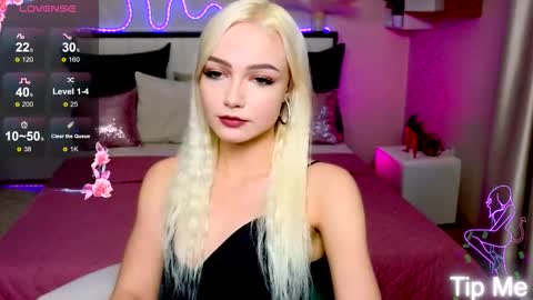 I am Lina online show from September 17, 2:42 pm