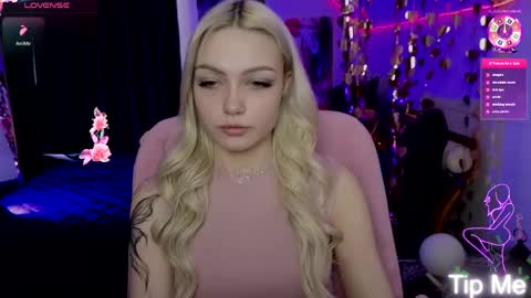 I am Lina online show from April 14, 10:07 am