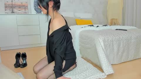 Snapshot of linapearl chatting on February 5, 11:12 am Lina Fanslymysensualworld online show from February 5, 11:12 am