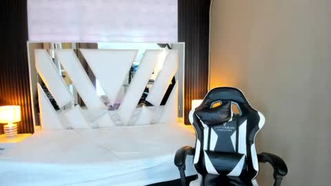  Linda  online show from March 23, 6:46 pm