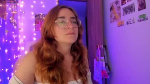 Snapshot of linda_giggle chatting on September 29, 11:04 pm Giggles online show from September 29, 11:04 pm