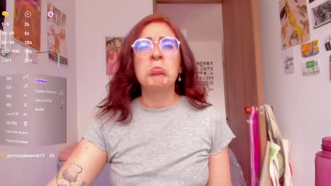 Giggles  online show from March 28, 2:40 pm