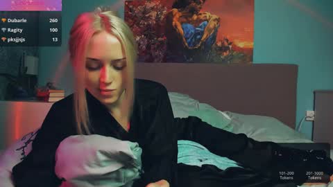 Linda online show from December 5, 10:28 pm