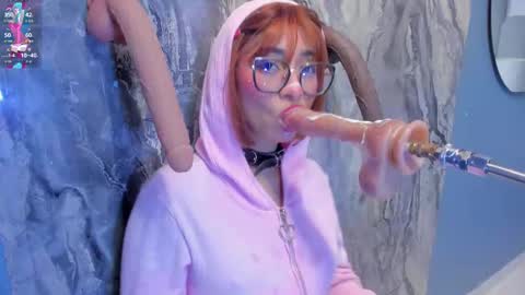 Snapshot of linda_sofi__ chatting on October 4, 9:01 pm linda_sofi__ online show from October 4, 9:01 pm