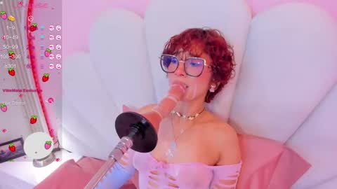 Snapshot of linda_sofi__ chatting on March 2, 6:27 am linda_sofi__ online show from March 2, 6:27 am