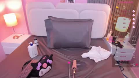 Snapshot of linda_sofi__ chatting on February 18, 10:58 pm linda_sofi__ online show from February 18, 10:58 pm