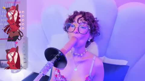 Snapshot of linda_sofi__ chatting on March 7, 11:16 pm linda_sofi__ online show from March 7, 11:16 pm