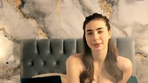 lili online show from October 22, 6:20 pm