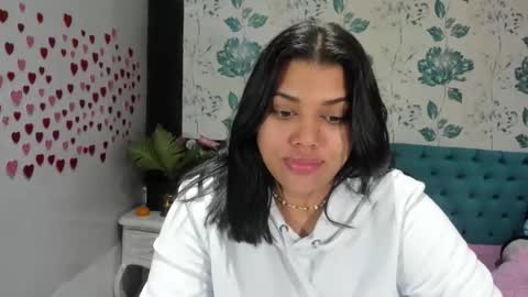 Snapshot of lindabreexlove chatting on February 17, 6:50 pm online show from February 17, 6:50 pm