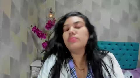 Snapshot of lindabreexlove chatting on October 17, 8:35 pm online show from October 17, 8:35 pm
