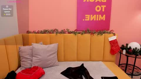 Linda online show from December 4, 1:49 am