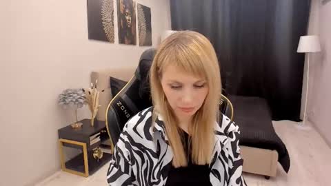 lindasandy online show from November 25, 10:36 am