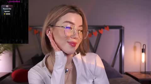 your Linda is back online show from March 8, 11:16 am