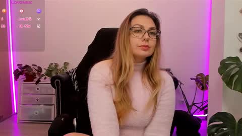 Linda  --  online show from March 11, 4:51 pm