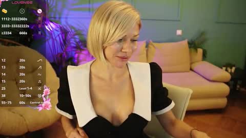 lindsi_luvviv online show from January 19, 4:28 pm